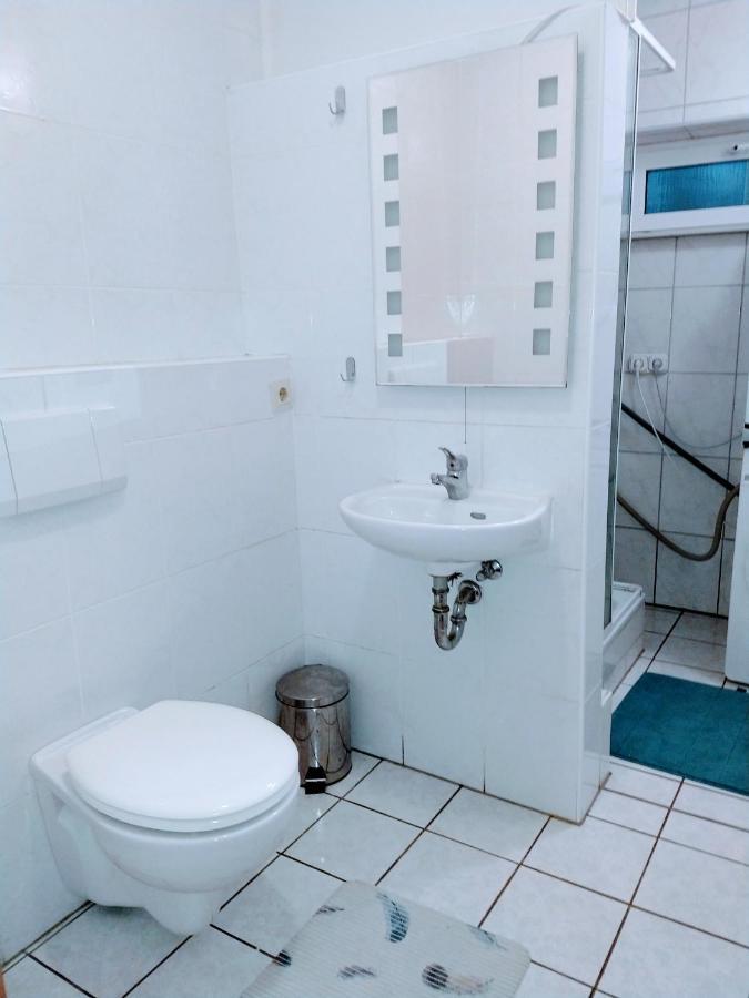 Julia'S Monteur Oase - Premium Apartment Exklusiv Fuer Solo-Reisende เอนเนอเพทาล ภายนอก รูปภาพ
